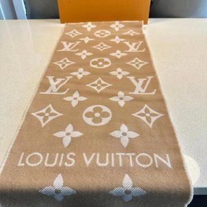 Louis Vuitton Women's White and Tan Scarf-wraps